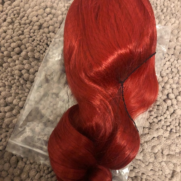 - - 🧟‍♀️ Jessica Rabbit Red Halloween dressup Wig NWT